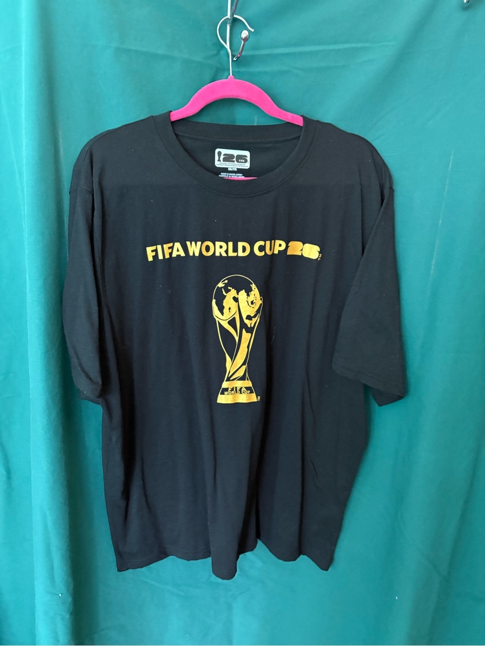 FIFA World Cup Black T-Shirt with Gold Trophy Graphic xxl
